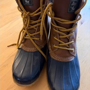 Bass Brown and Navy Boots with Yellow Laces